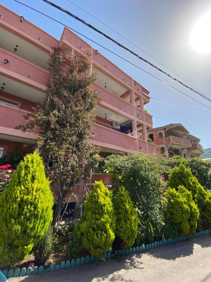 Apartments Nikicic บาร์ ภายนอก รูปภาพ