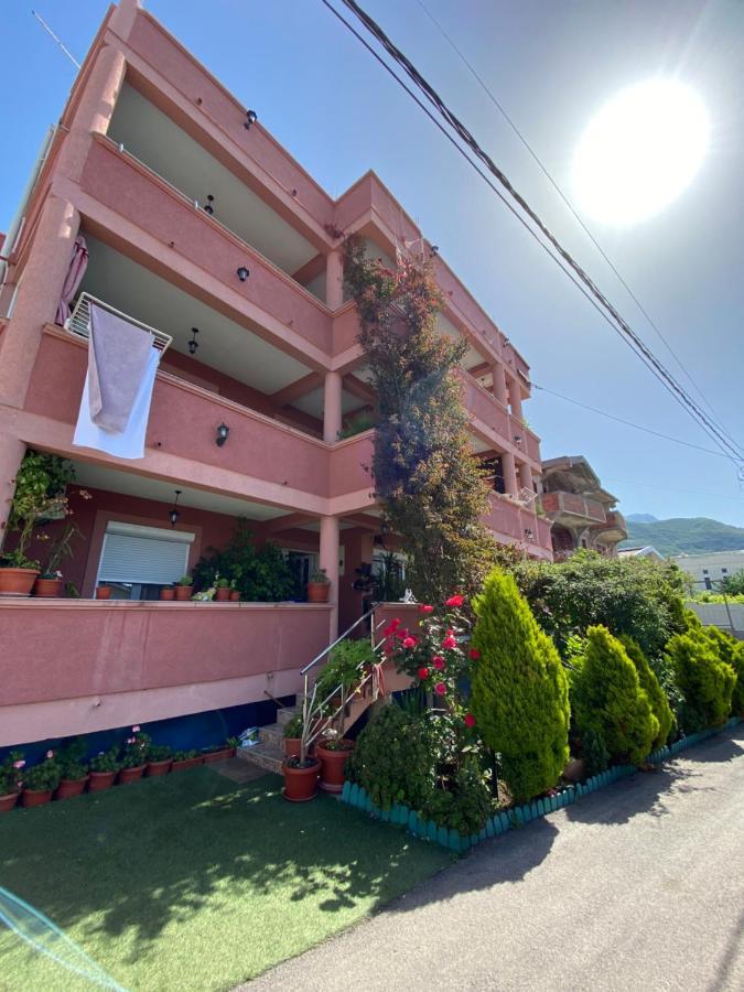 Apartments Nikicic บาร์ ภายนอก รูปภาพ