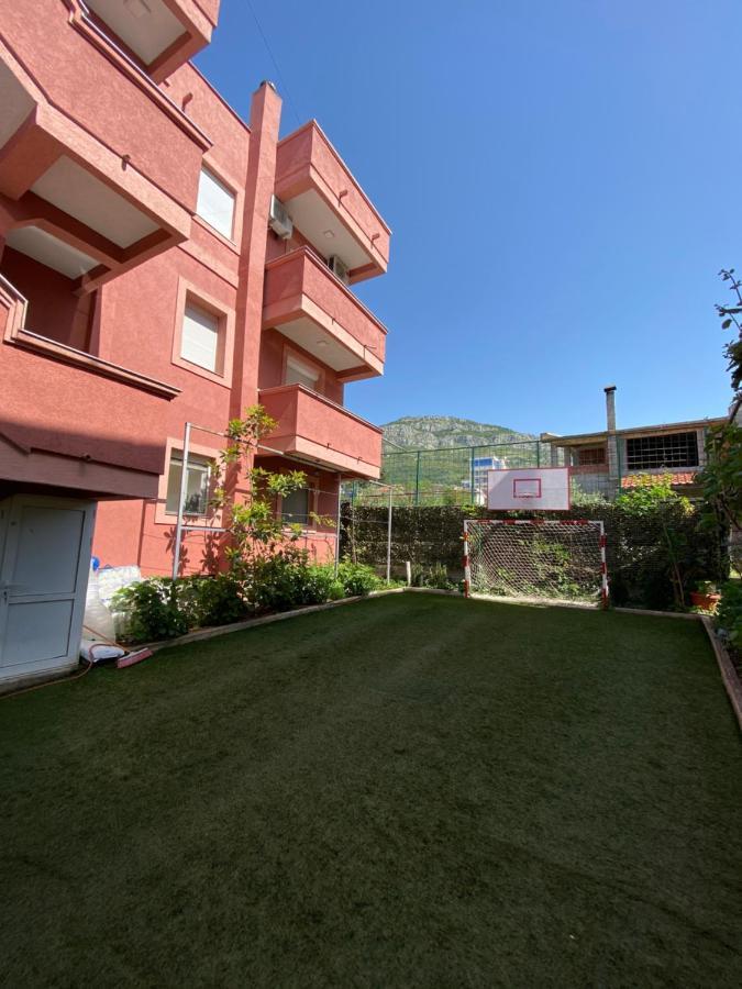 Apartments Nikicic บาร์ ภายนอก รูปภาพ