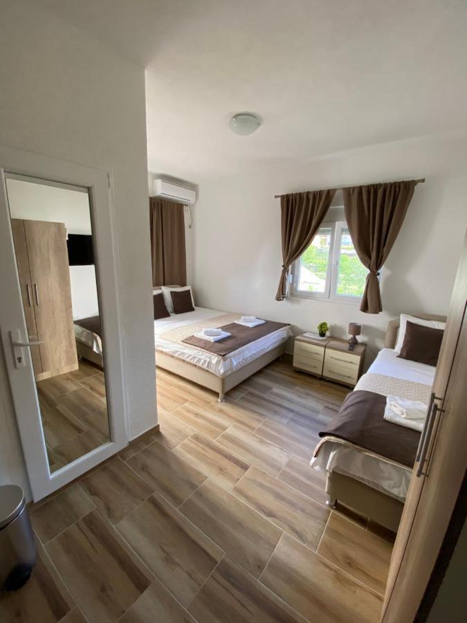 Apartments Nikicic บาร์ ภายนอก รูปภาพ