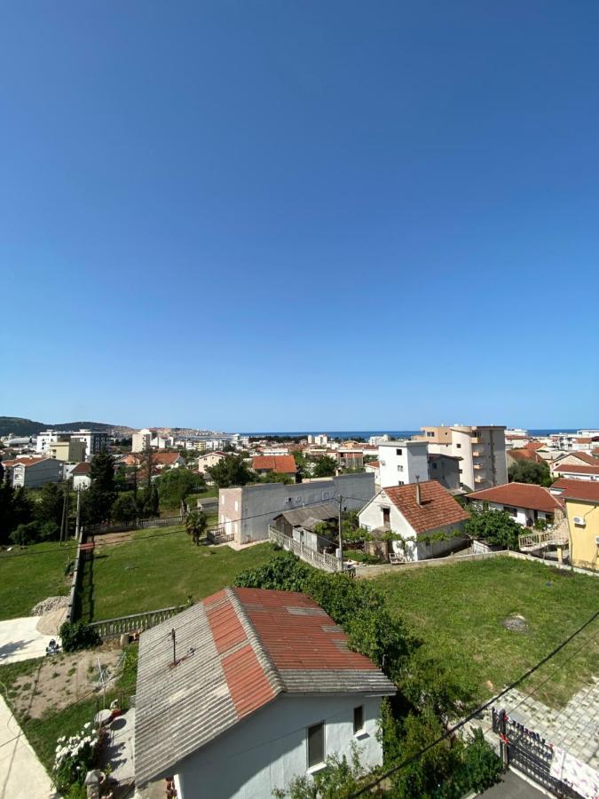 Apartments Nikicic บาร์ ภายนอก รูปภาพ