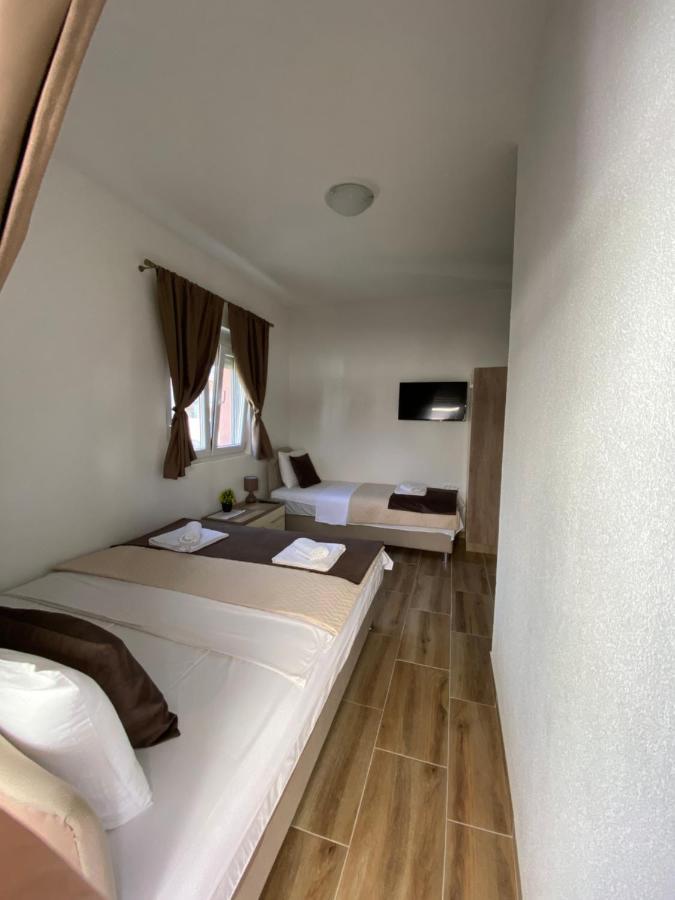 Apartments Nikicic บาร์ ภายนอก รูปภาพ
