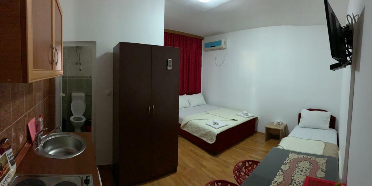 Apartments Nikicic บาร์ ภายนอก รูปภาพ