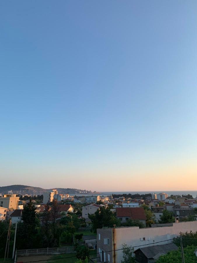 Apartments Nikicic บาร์ ภายนอก รูปภาพ