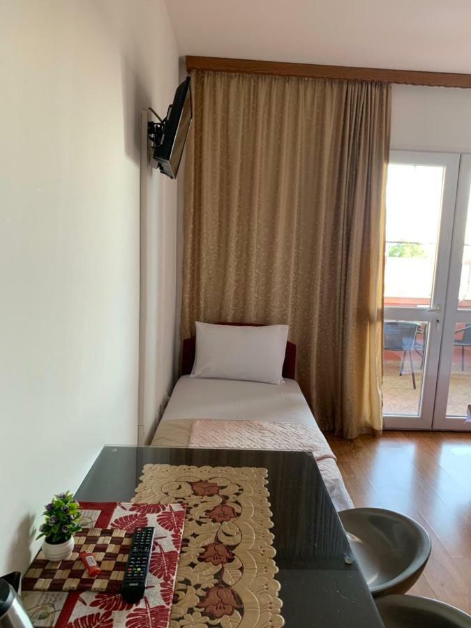 Apartments Nikicic บาร์ ภายนอก รูปภาพ